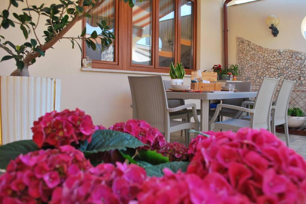 شقة Sunny Courtyard بيومبينوا المظهر الخارجي الصورة