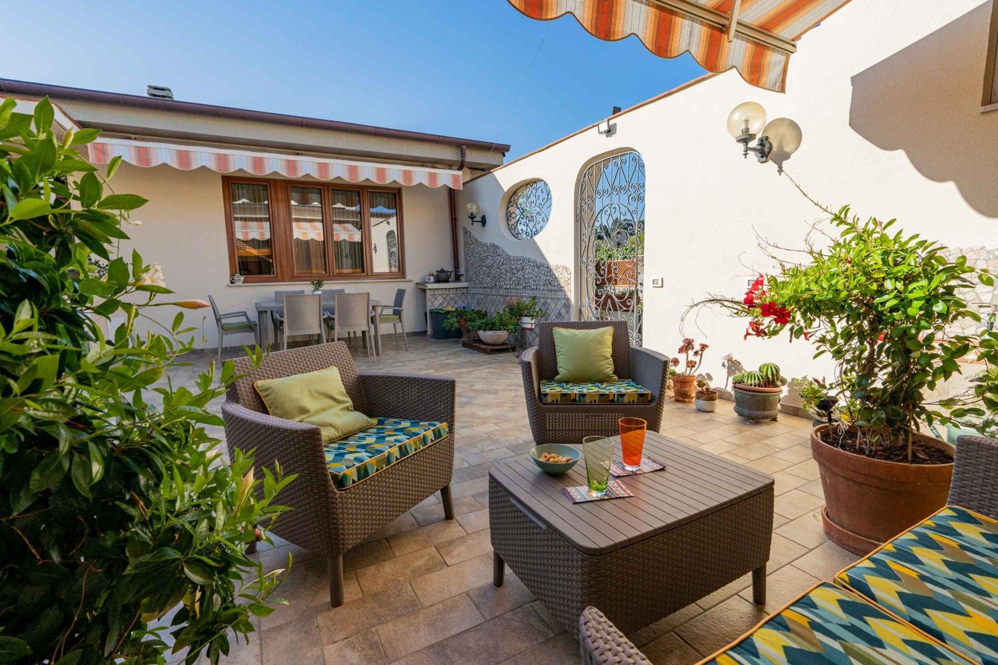 شقة Sunny Courtyard بيومبينوا المظهر الخارجي الصورة